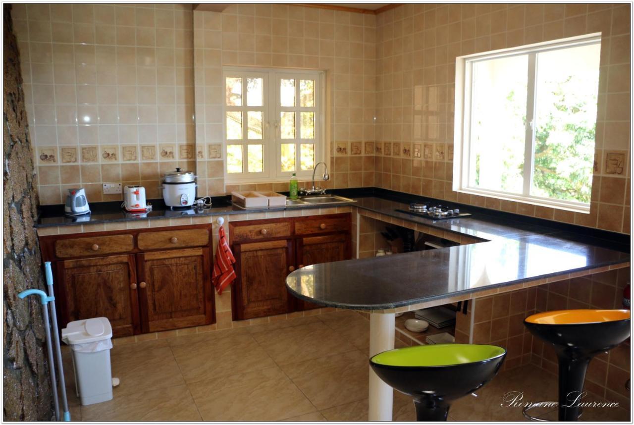Exotic Guest House Anse Volbert Village Buitenkant foto