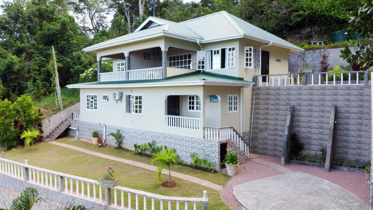 Exotic Guest House Anse Volbert Village Buitenkant foto