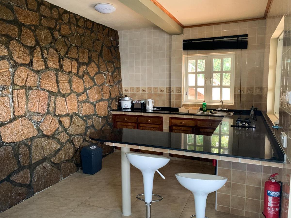 Exotic Guest House Anse Volbert Village Buitenkant foto